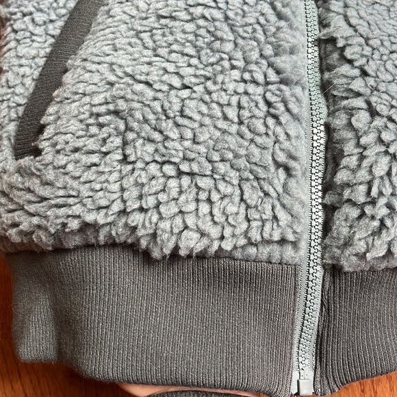 NWT Bass Outdoor Sherpa Vest size small - Picture 11 of 11
